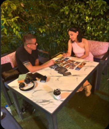 Tarot masası ve görüşme ortamı